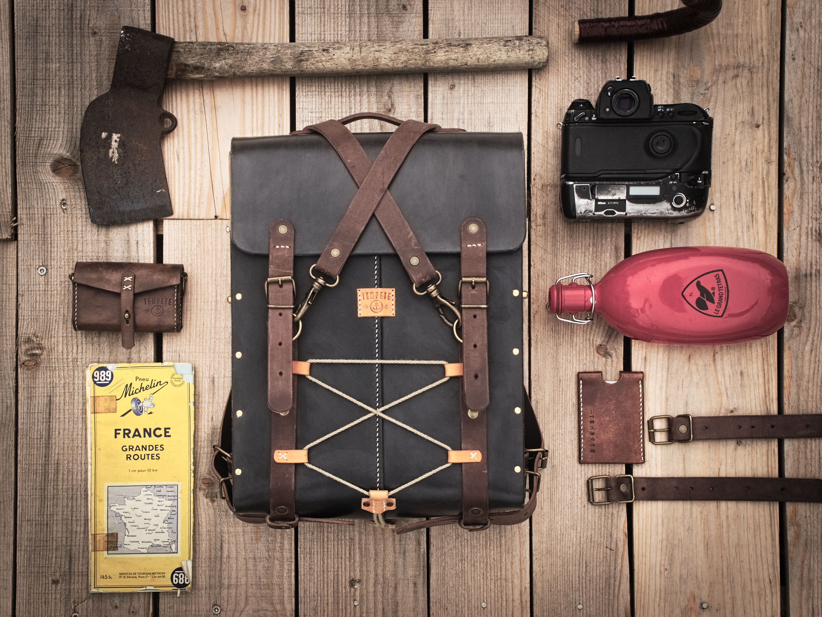 Le Backpack - Sac à dos cuir et bois - Miel, chocolat ou noir vintage